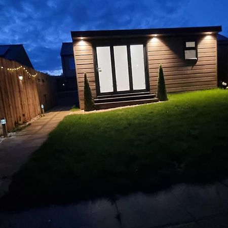 Вілла T-I-G-H The Coziest Place Wifi & Netflix Near Roundhay Лідс Екстер'єр фото
